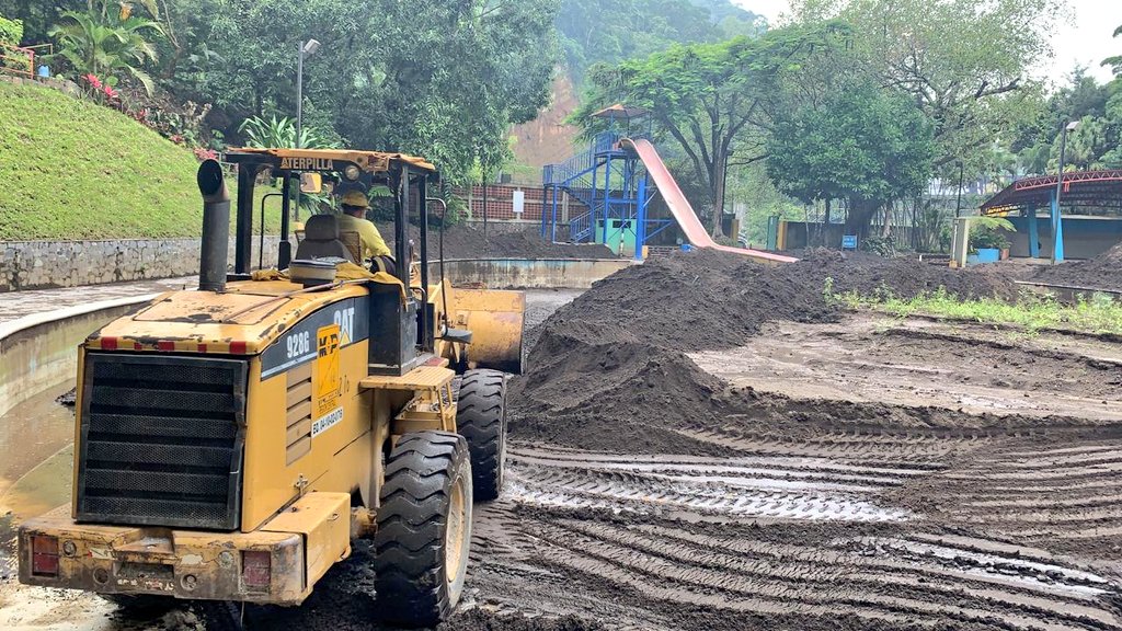obras-publicas-y-turismo-trabajan-en-la-recuperacion-del-parque-recreativo-los-chorros